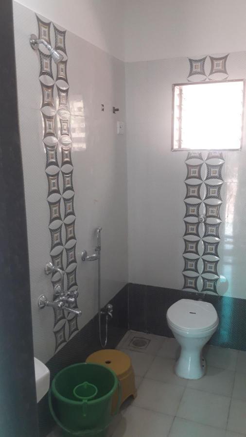 Chintamani Beach House Hotel Mālvan Kültér fotó