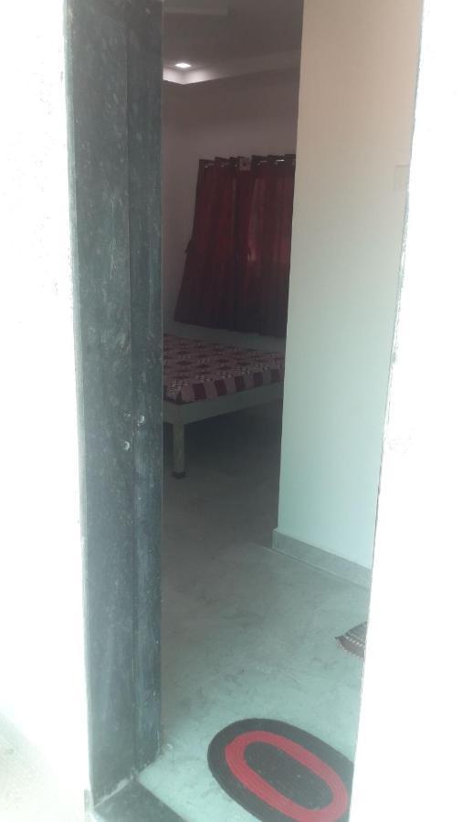 Chintamani Beach House Hotel Mālvan Kültér fotó
