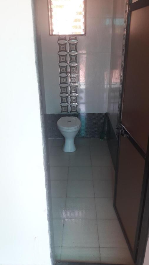 Chintamani Beach House Hotel Mālvan Kültér fotó