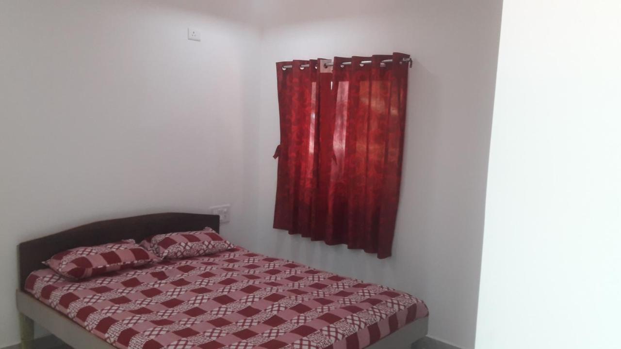 Chintamani Beach House Hotel Mālvan Kültér fotó