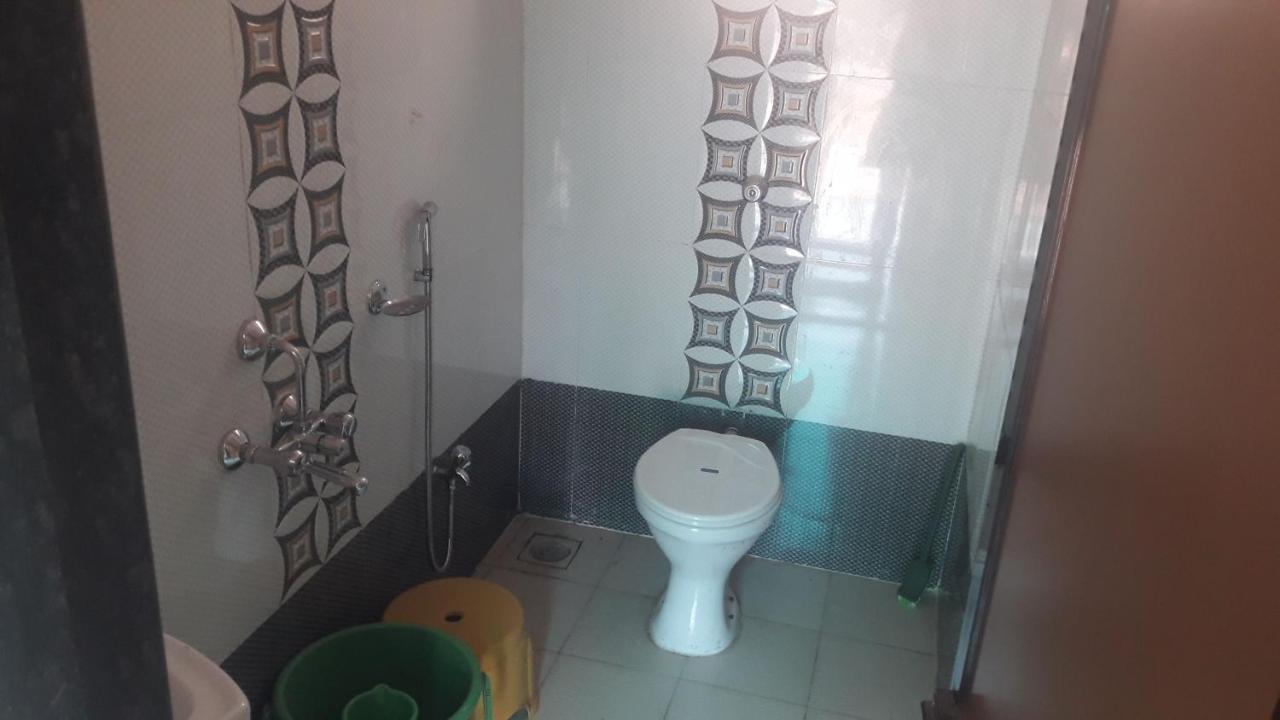 Chintamani Beach House Hotel Mālvan Kültér fotó